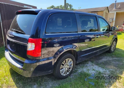 2015 Chrysler Town & Country из США, поврежденный, VIN 2C4RC1CG8FR629369